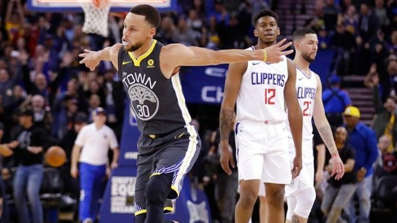 Curry coştu, Warriors evinde kazandı!