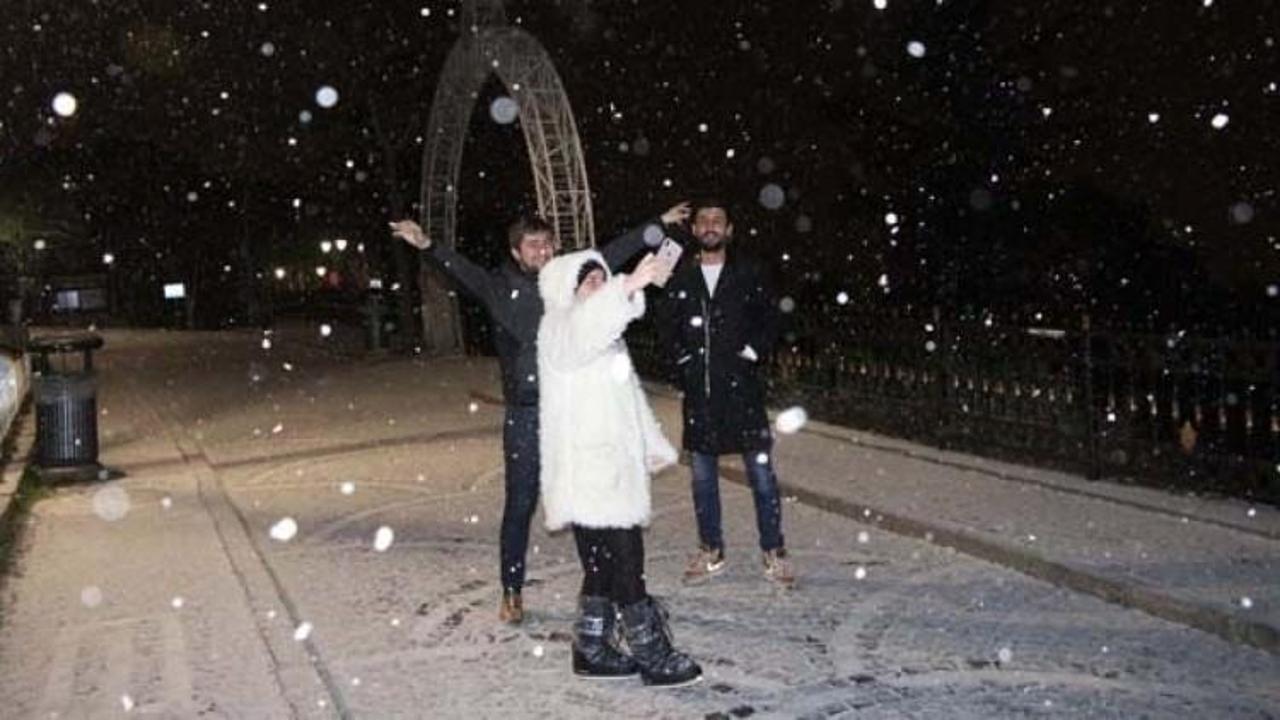 İstanbul'a beyaz &ouml;rt&uuml;! &Ouml;zlenen kar geldi