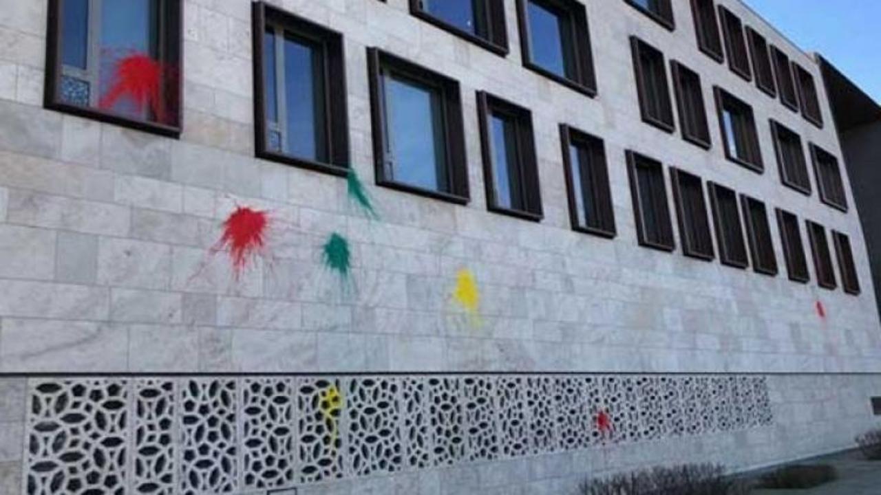 Türk Büyükelçiliği'ne çirkin saldırı