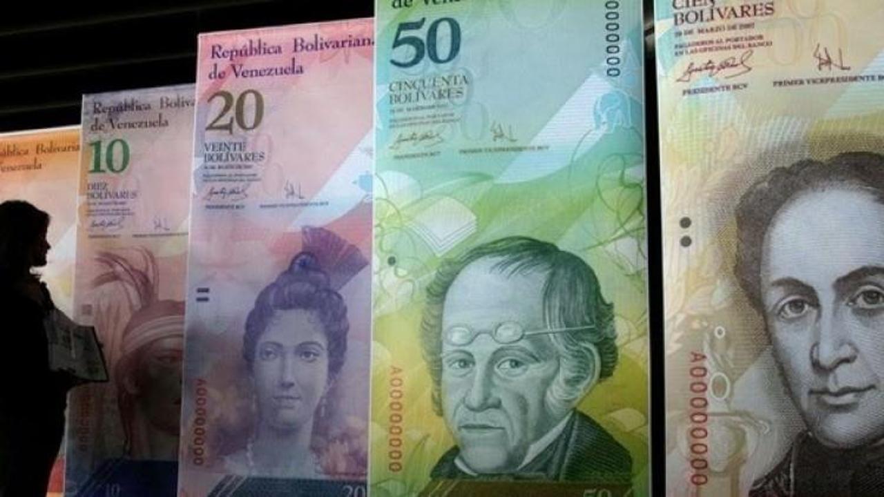 Venezuela'da 4 doların karşılığı bir çuval para