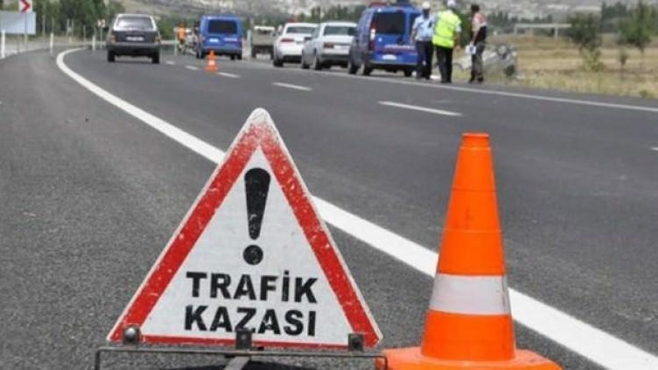 İstanbul'u kilitleyen kaza! Araçlar ters yönde...