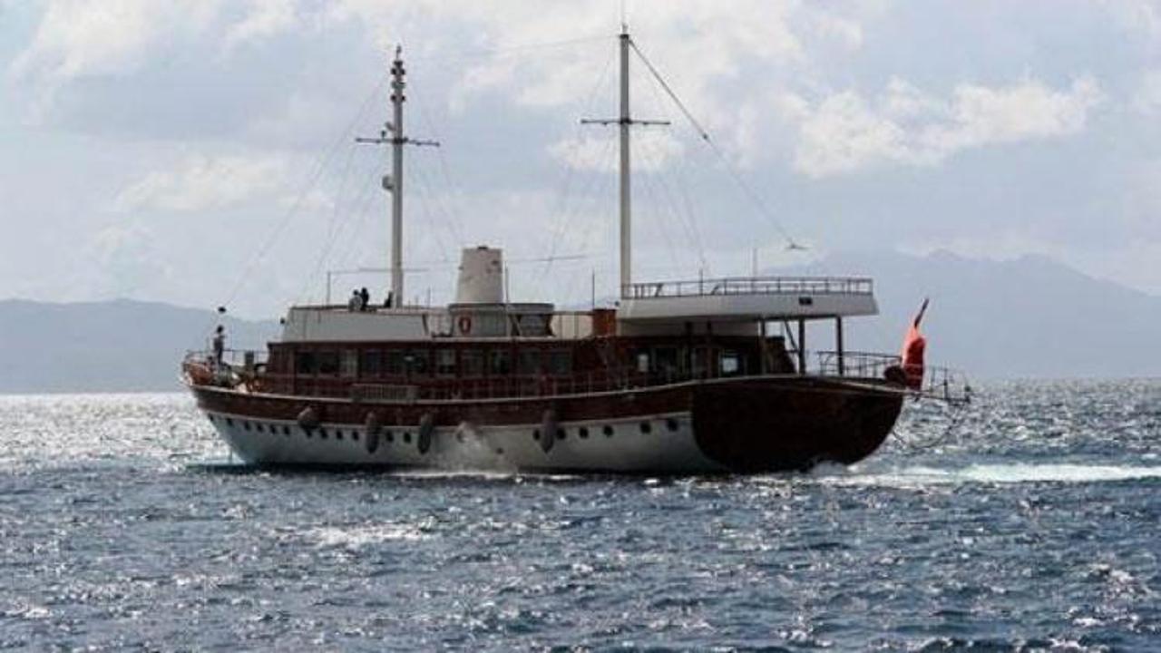 Yunanistan’ın rehin aldığı Türk teknesi bırakıldı