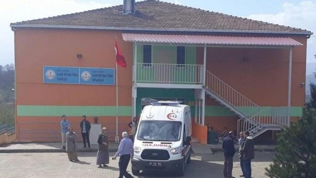 13 &ouml;ğrenci hastaneye kaldırıldı!