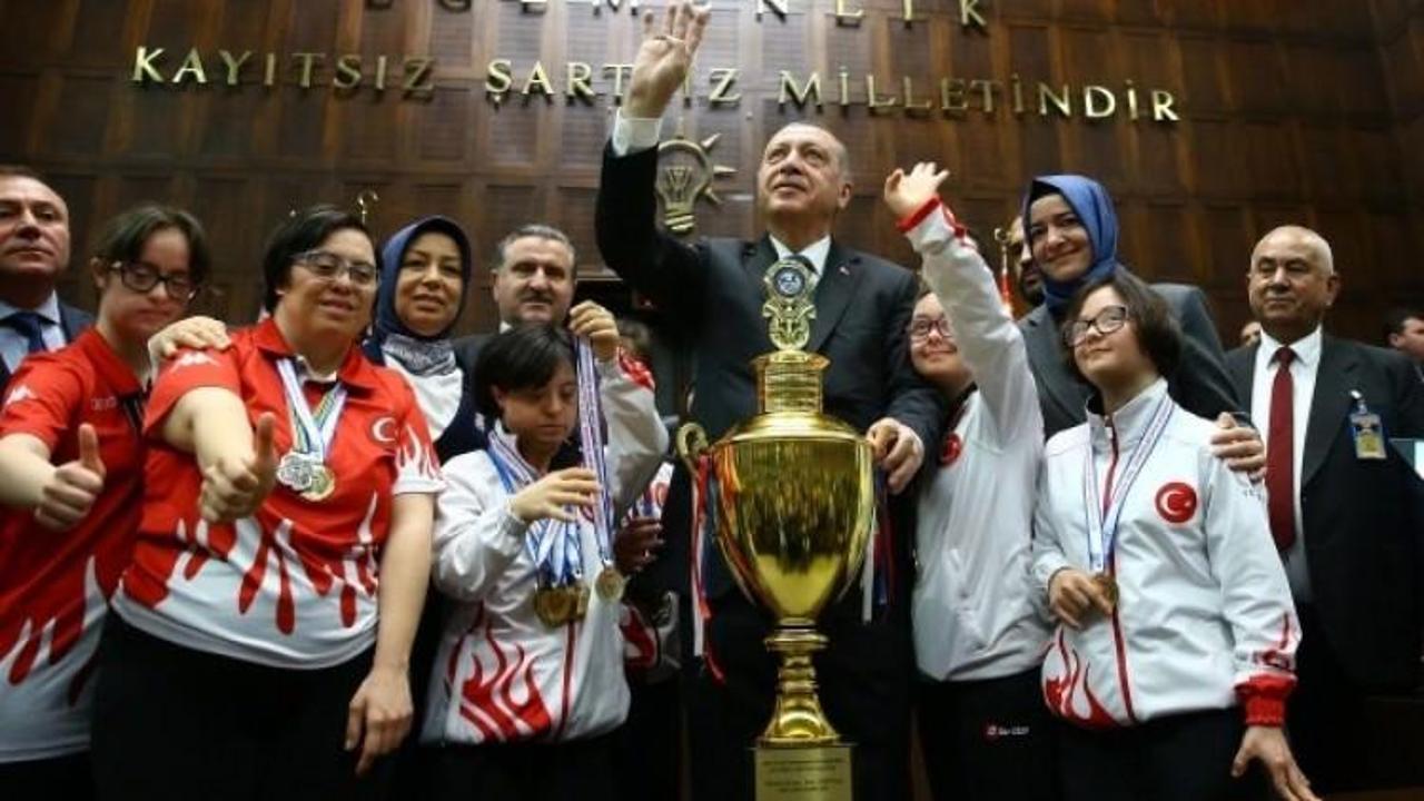 Erdoğan, down sendromlu şampiyonlarla buluştu
