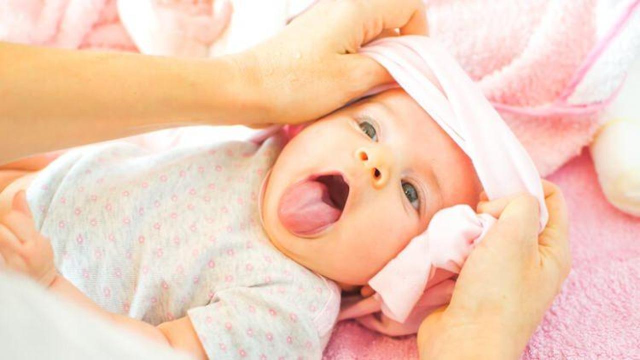 Yenidoğan bebek nasıl giydirilir?