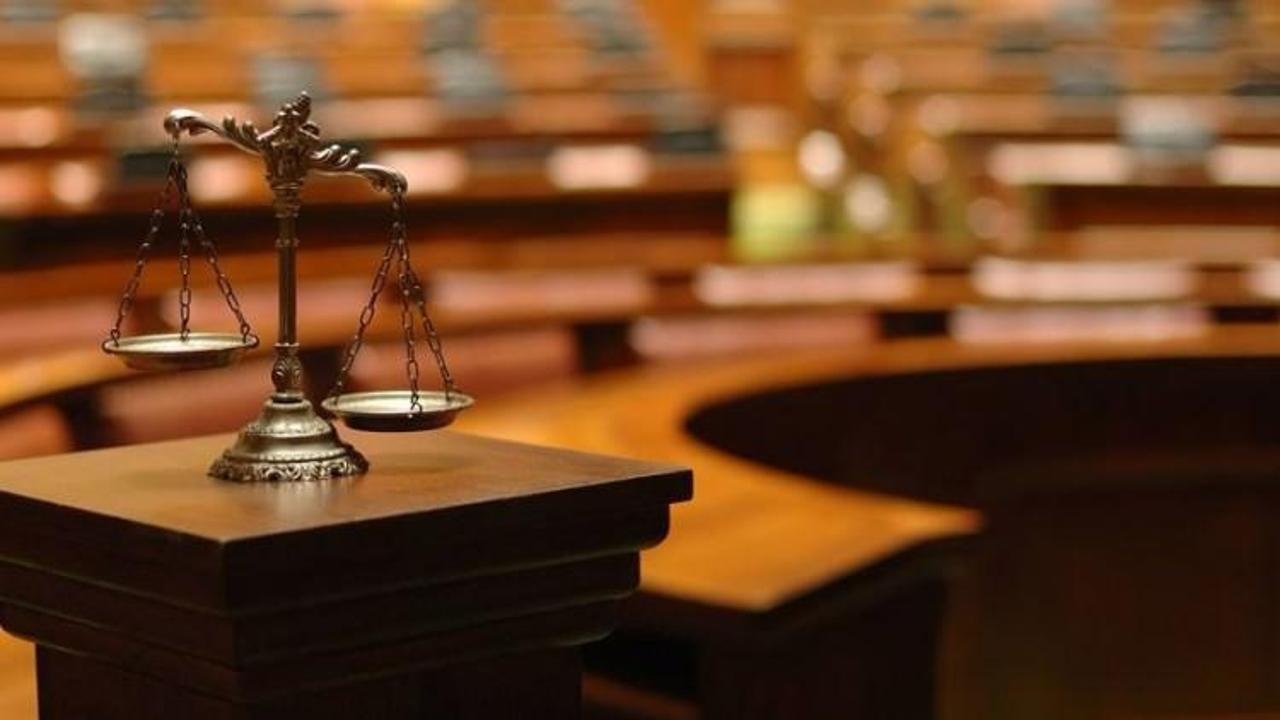 K&uuml;f&uuml;r hukuk&ccedil;uları ikiye b&ouml;ld&uuml;