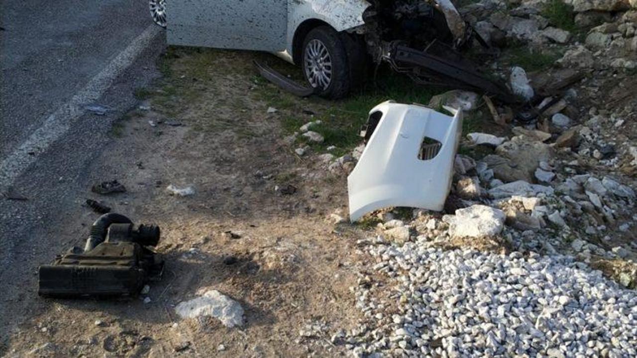 Muğla'da otomobille kamyon çarpıştı: 2 ölü, 1 yaralı
