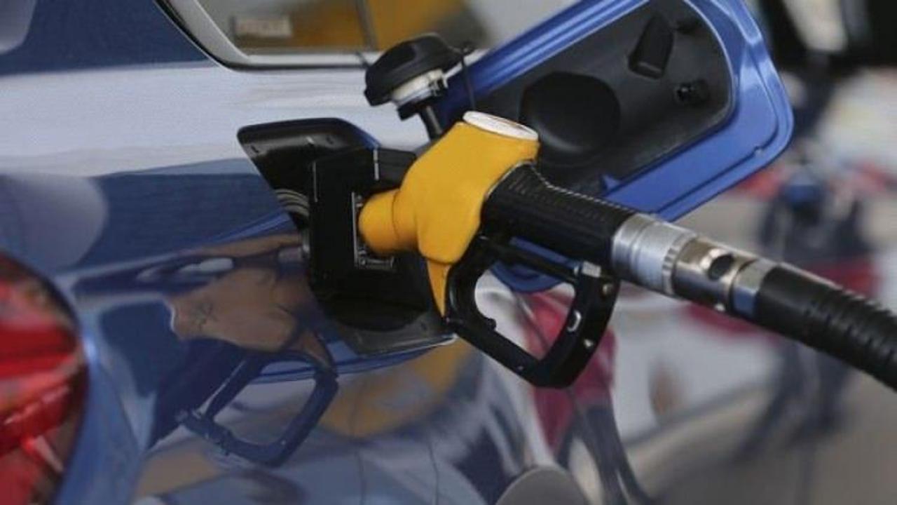 Benzinin litre fiyatı 1.5 dolarda sabitlendi