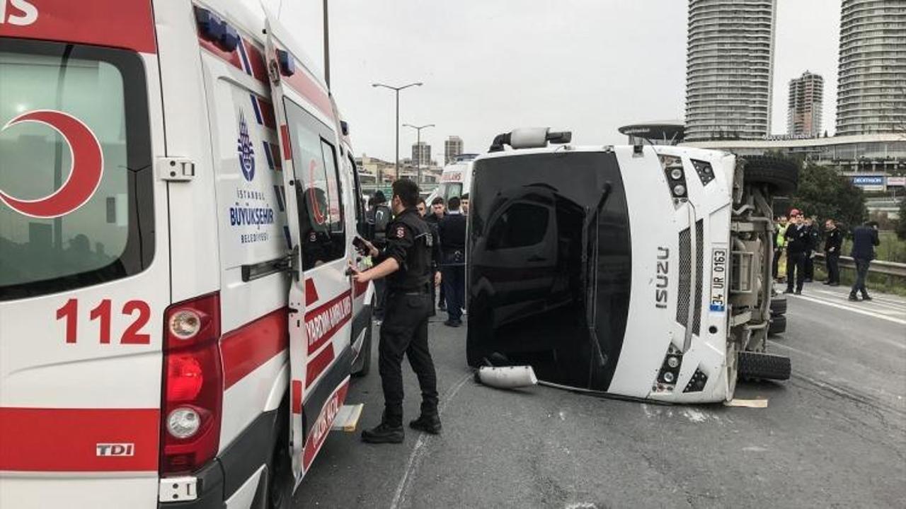 &Ccedil;evik Kuvvet aracı kaza yaptı! Yaralılar var