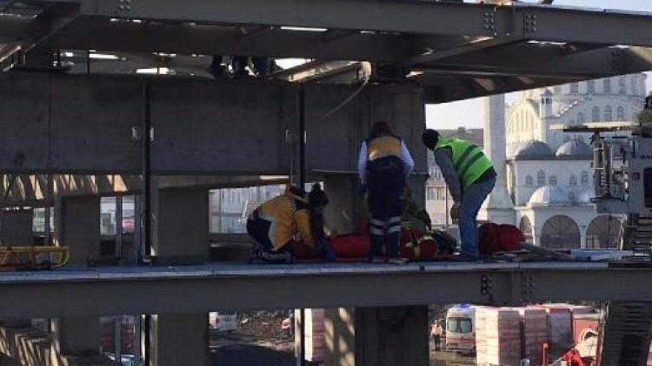 Okmeydanı'nda işçiler çatıdan düştü