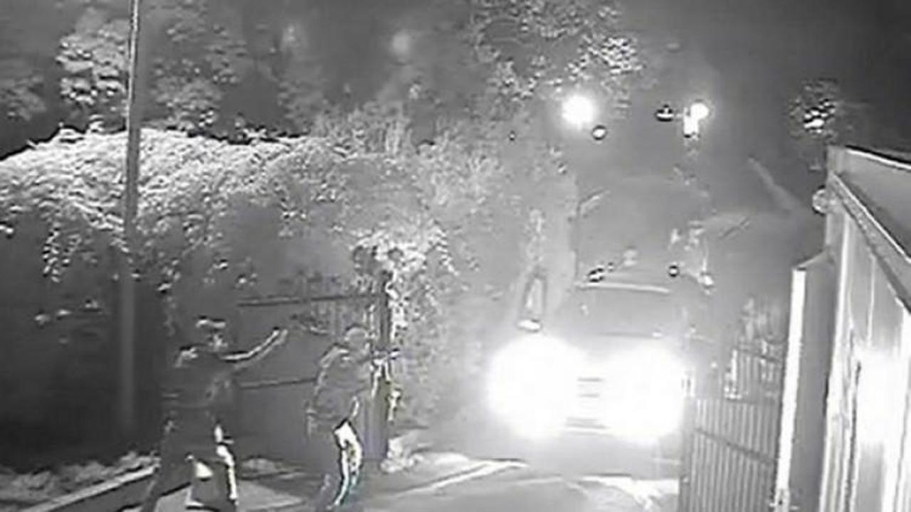 Altı kurşuna rağmen darbecileri b&ouml;yle p&uuml;sk&uuml;rtt&uuml;