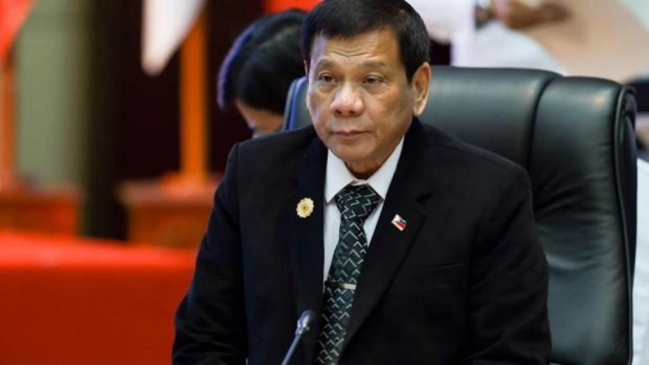 Duterte'den kameralar önünde ağır küfür