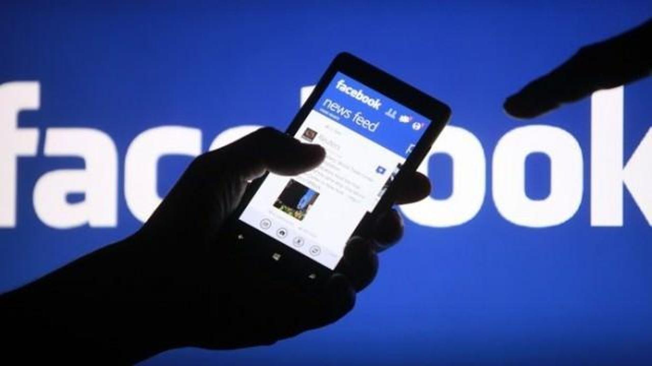 Facebook yoğurdu üfleyerek yemeye başladı!