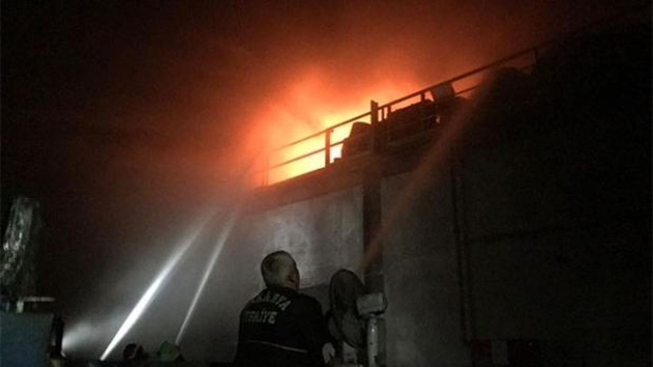 Sakarya'da korkutan fabrika yangını!
