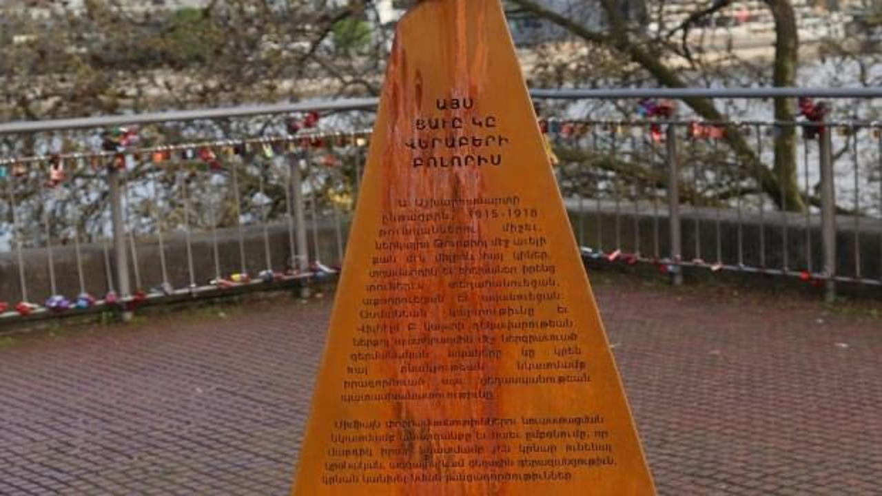Almanya sözde Ermeni soykırım anıtı dikildi