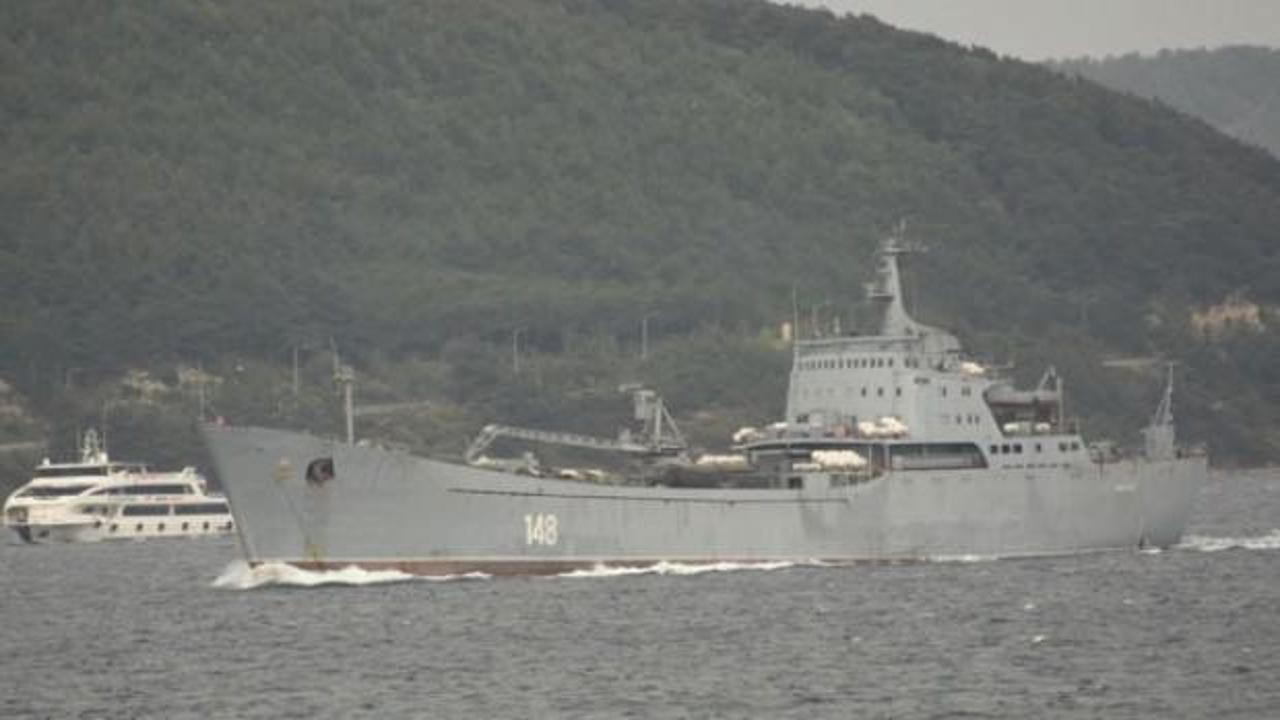 Askeri araç yüklü Rus gemisi boğazdan geçti