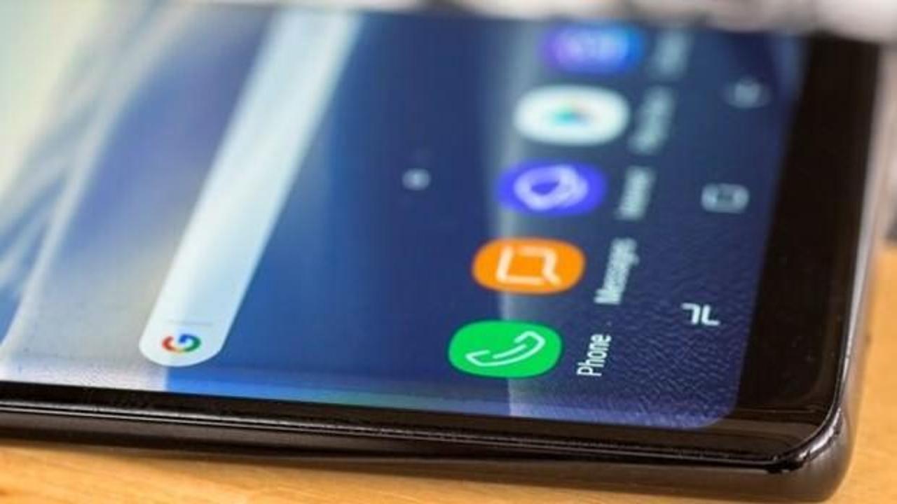 Samsung katlanabilir ekranla mı geliyor?