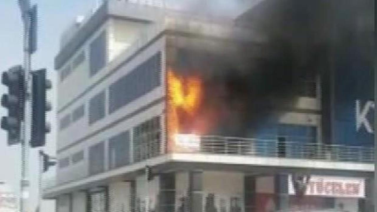Başakşehir'de yangın! Çok sayıda ekip sevk edildi