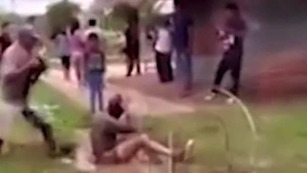 Turistin boynuna ip bağlayıp lin&ccedil; ettiler!