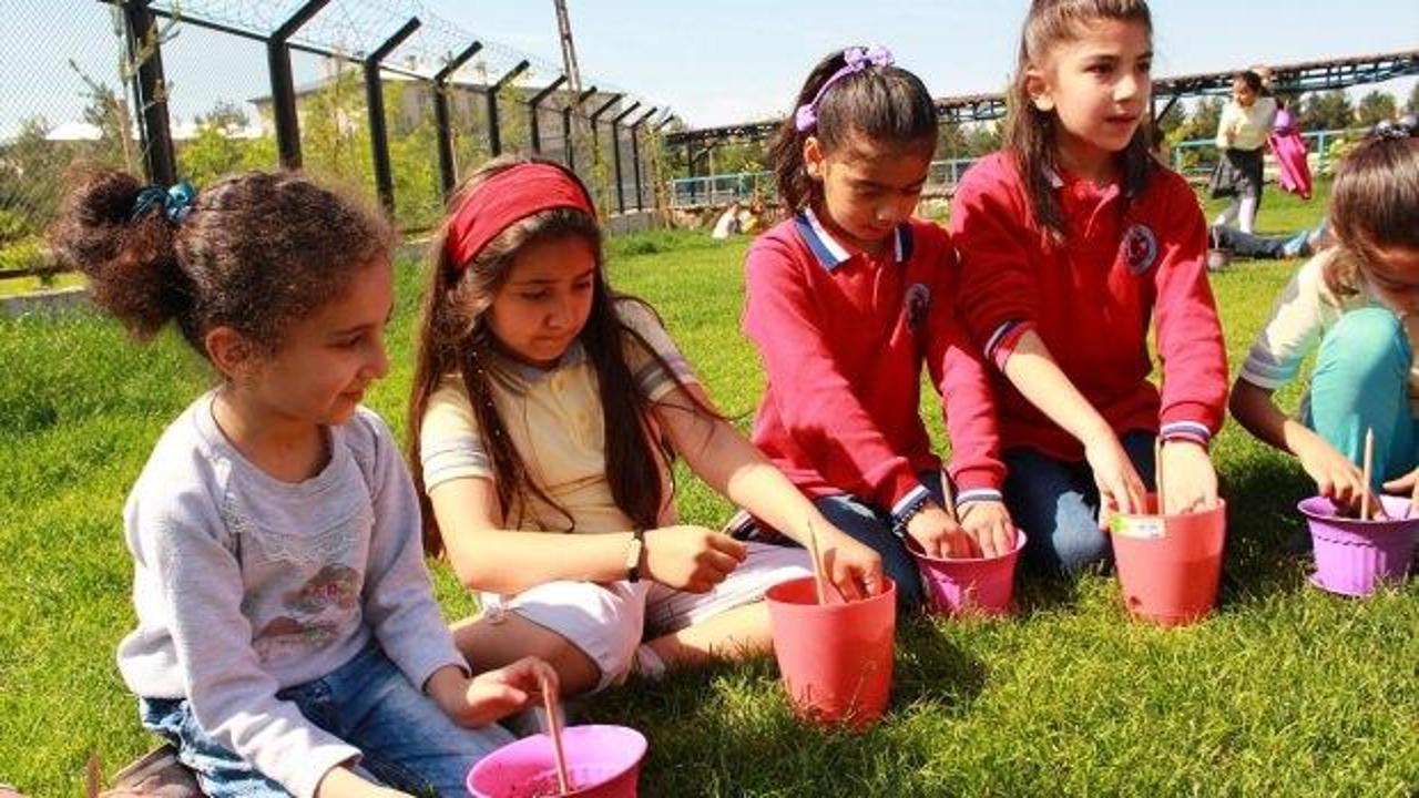 Siirt'te "Önce Kalemimiz Sonra Dünyamız Çiçek Açsın" projesi