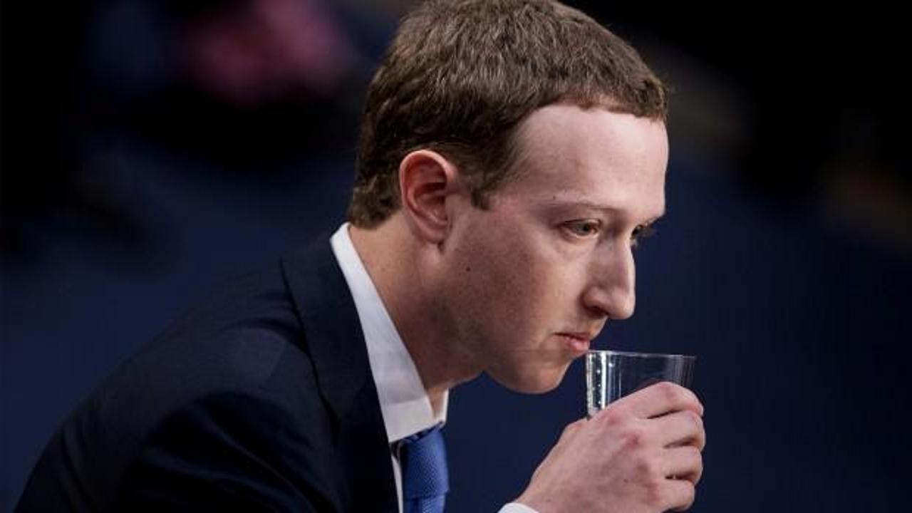  Facebook'ta deprem! Dev isim istifa etti