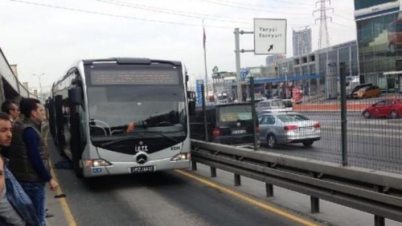 Metrobüs yolunda kaza! 1 çocuk hayatını kaybetti