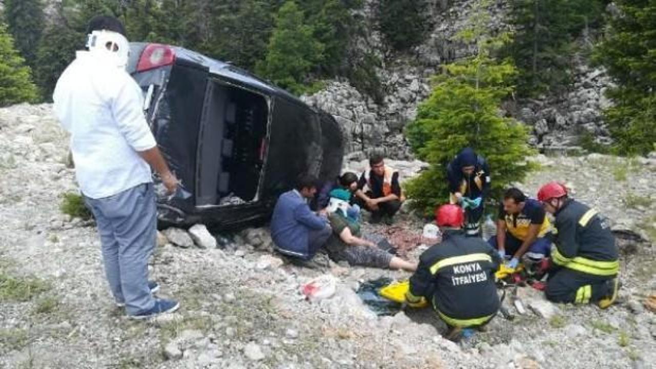 Konya'da otomobil şarampole devrildi: 4 yaralı