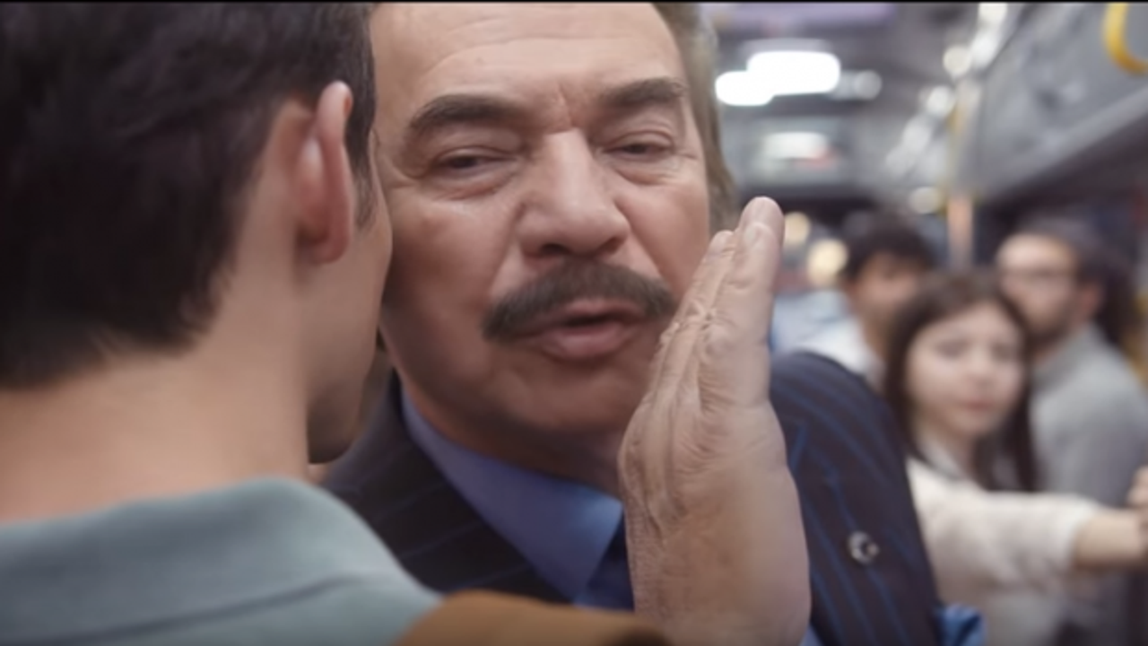 Sosyal medyada ses getiren Orhan Gencebay deodorant reklamı...