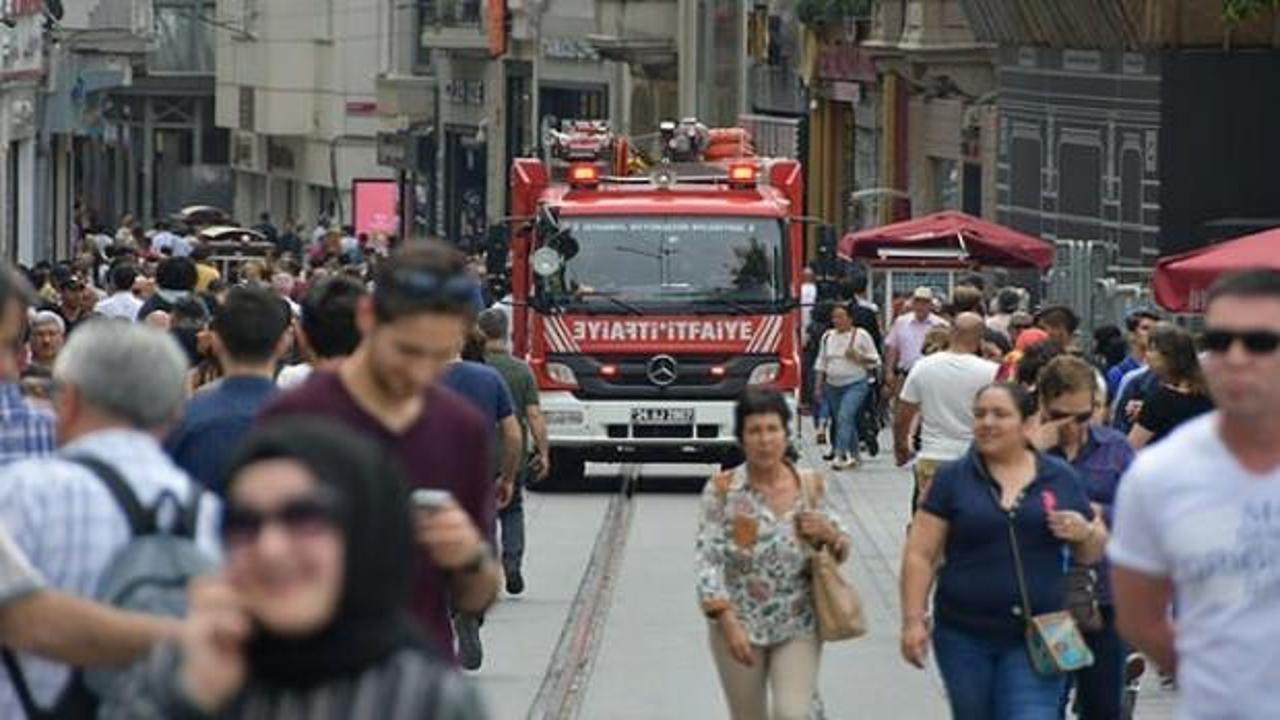 Taksim’de ilginç olay! Polis itfaiyeye ceza kesti