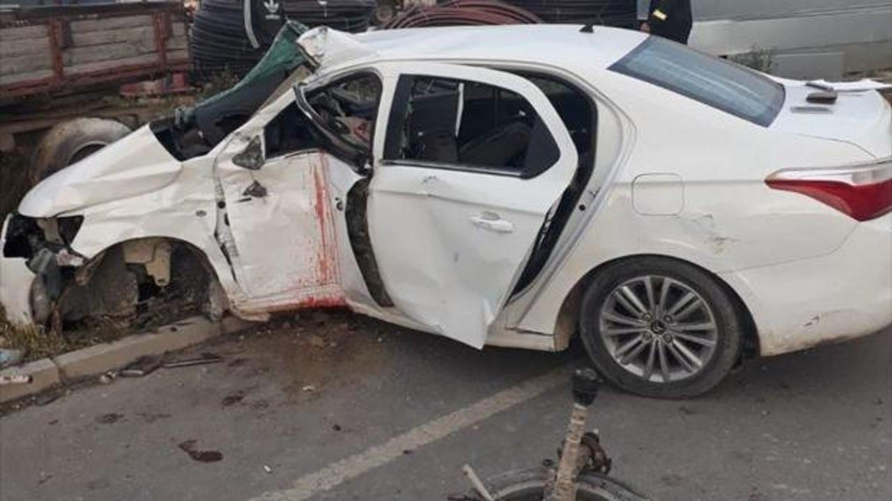Burdur'da otomobil ile otobüs çarpıştı: 2 yaralı