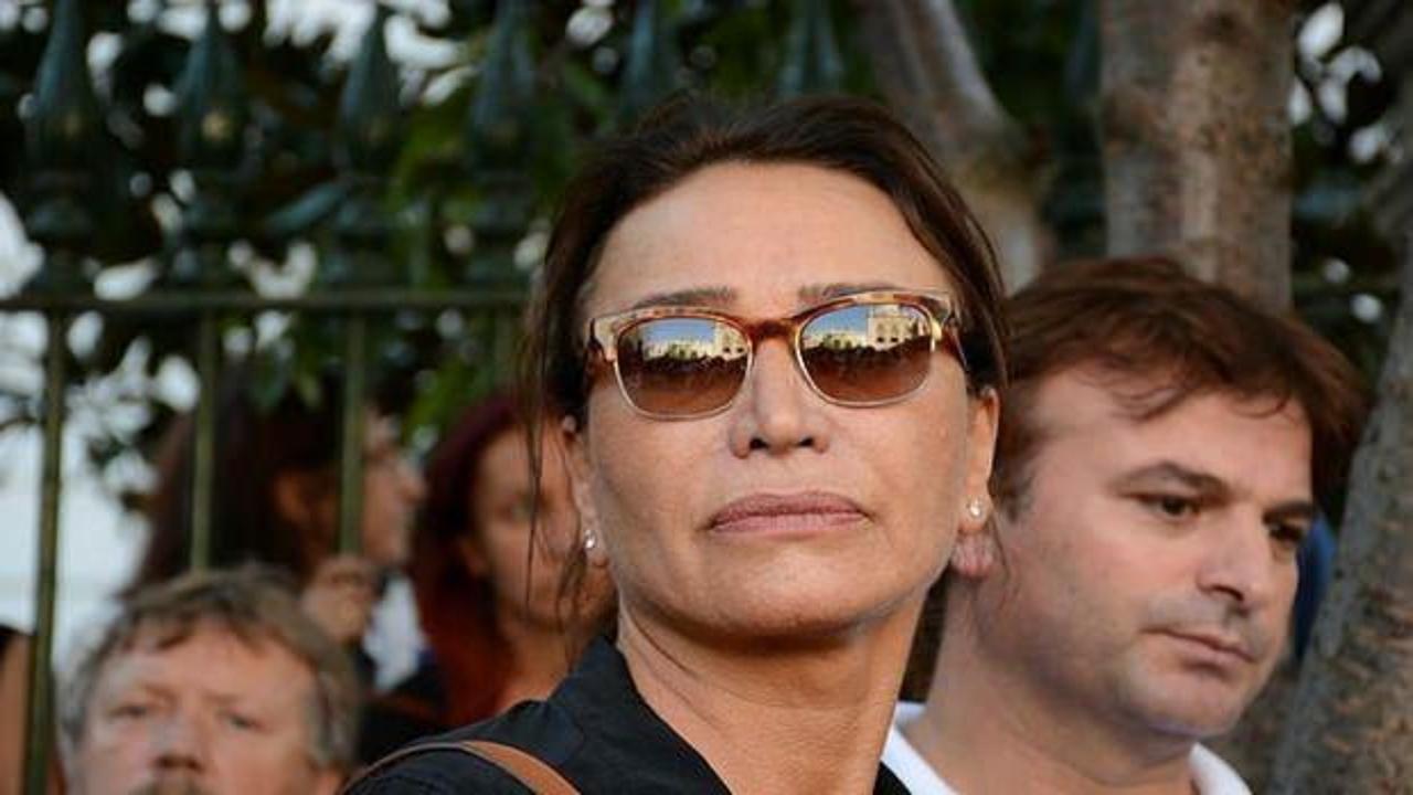 Demet Akbağ'dan annesine son bakış!