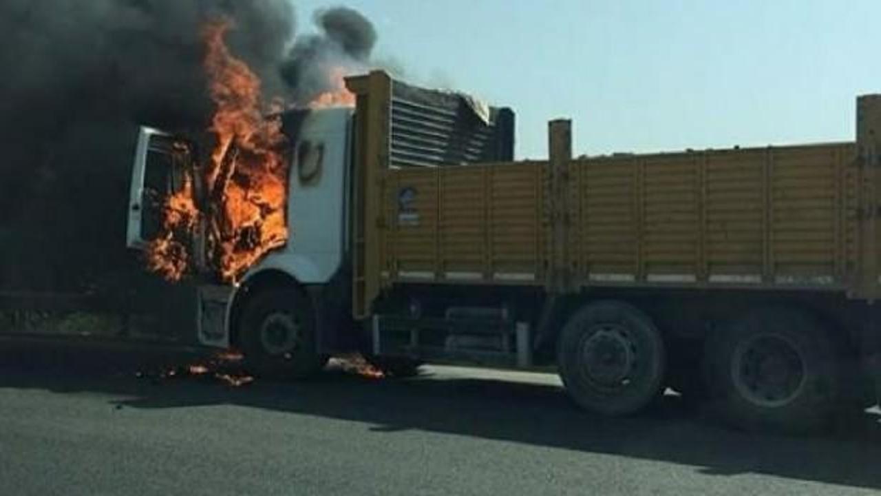 İzmir'de kamyon alevler içerisinde kaldı