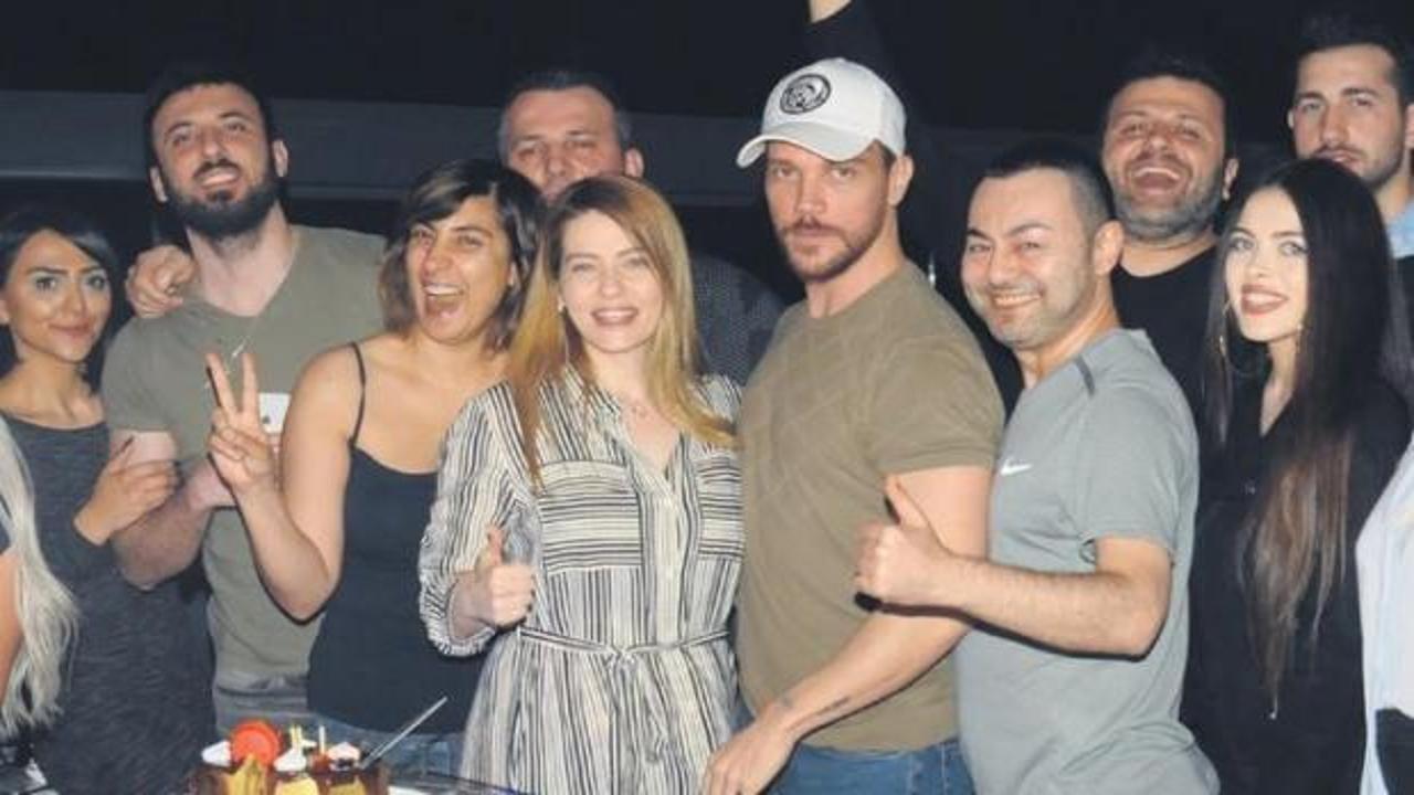 Sinan Ak&ccedil;ıl'a sahurda s&uuml;rpriz doğum g&uuml;n&uuml; kutlaması