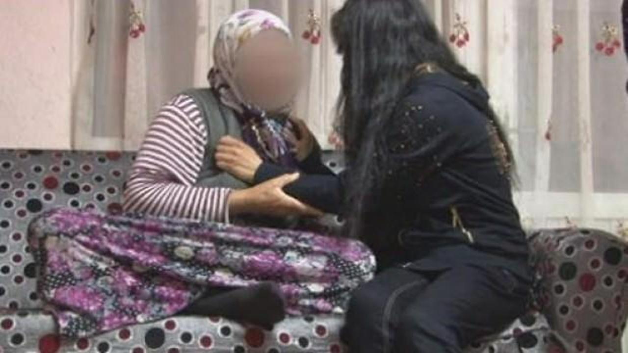 Mezarlıkta ağlayan kızın ailesi ateş p&uuml;sk&uuml;rd&uuml;!