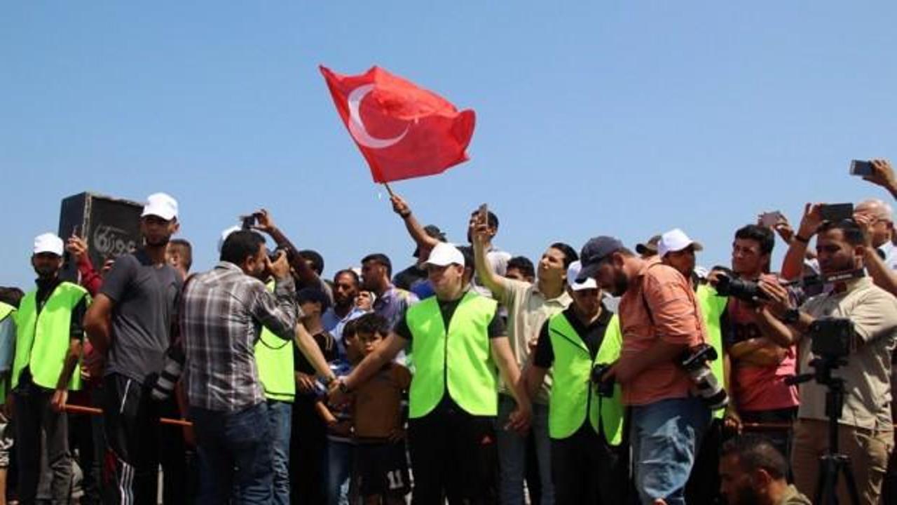 Türk bayraklarıyla açılmışlardı! İsrail el koydu