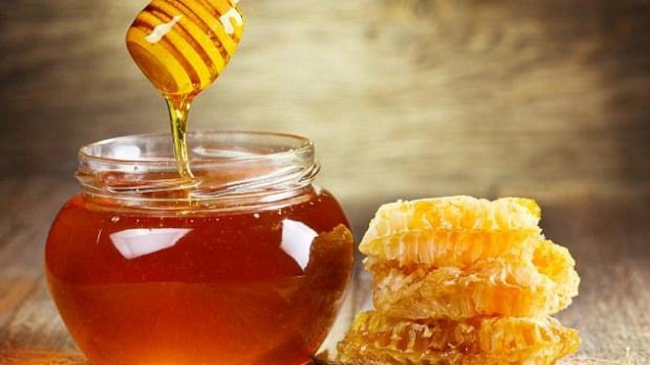 Balın kaliteli olup olmadığı nasıl anlaşılır? Ger&ccedil;ek bal b&ouml;yle olur...