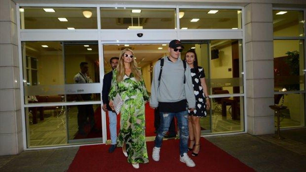 Paris Hilton, Antalya'ya geldi