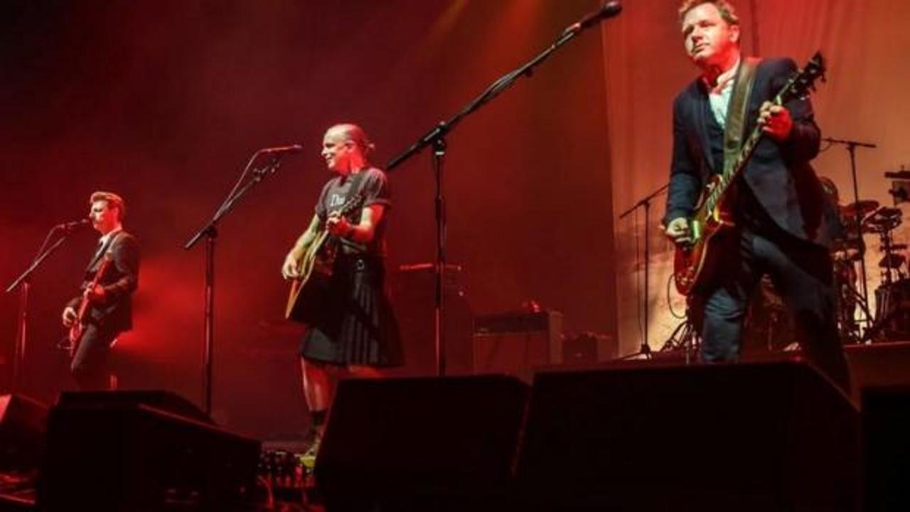 Travis'ten Barış Manço sürprizi!