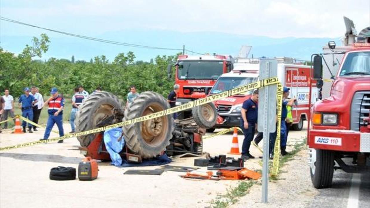 İzmir'de devrilen traktörün sürücüsü öldü