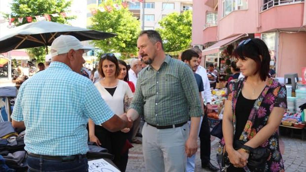 Milletvekili adayı Mestan Özcan, pazar esnafını ziyaret etti