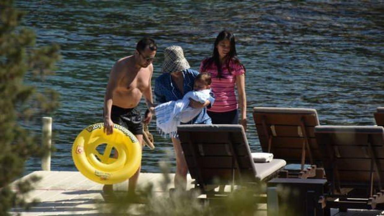 G&uuml;lşen ve eşi Ozan &Ccedil;olakoğlu &ccedil;ifti tatilde