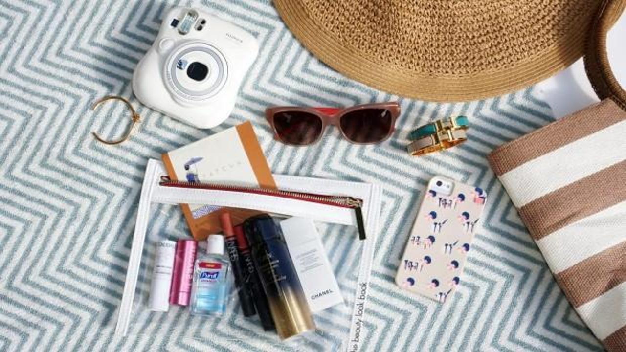 Plaj çantasında mutlaka olması gereken kozmetik ürünleri