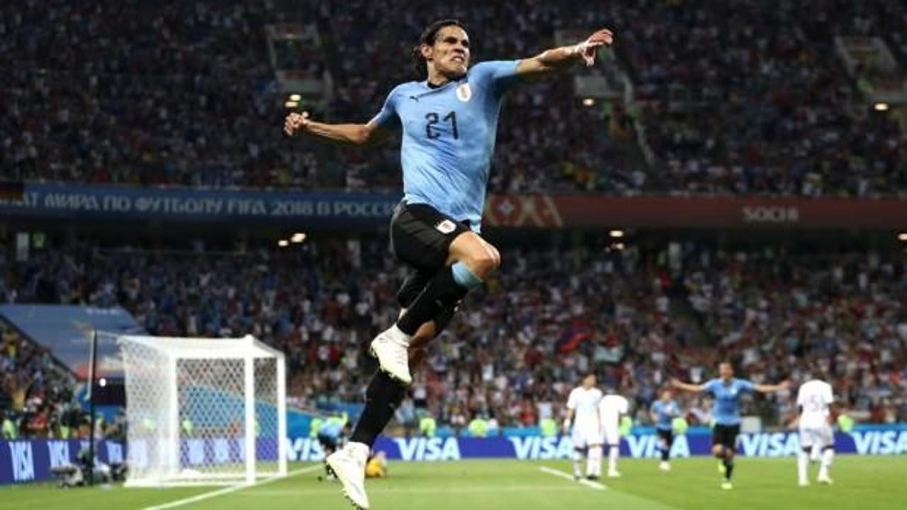 Ronaldo sustu Cavani coştu! Uruguay turladı