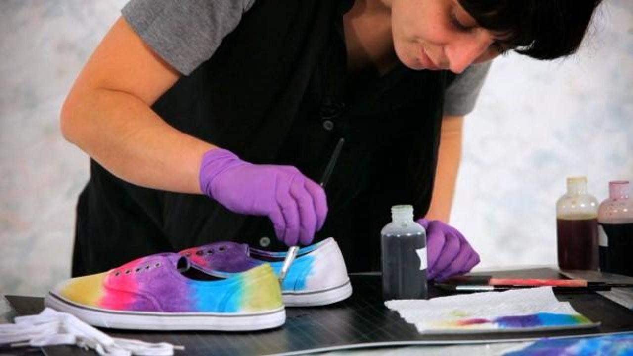 Bez ayakkabı nasıl boyanır? 