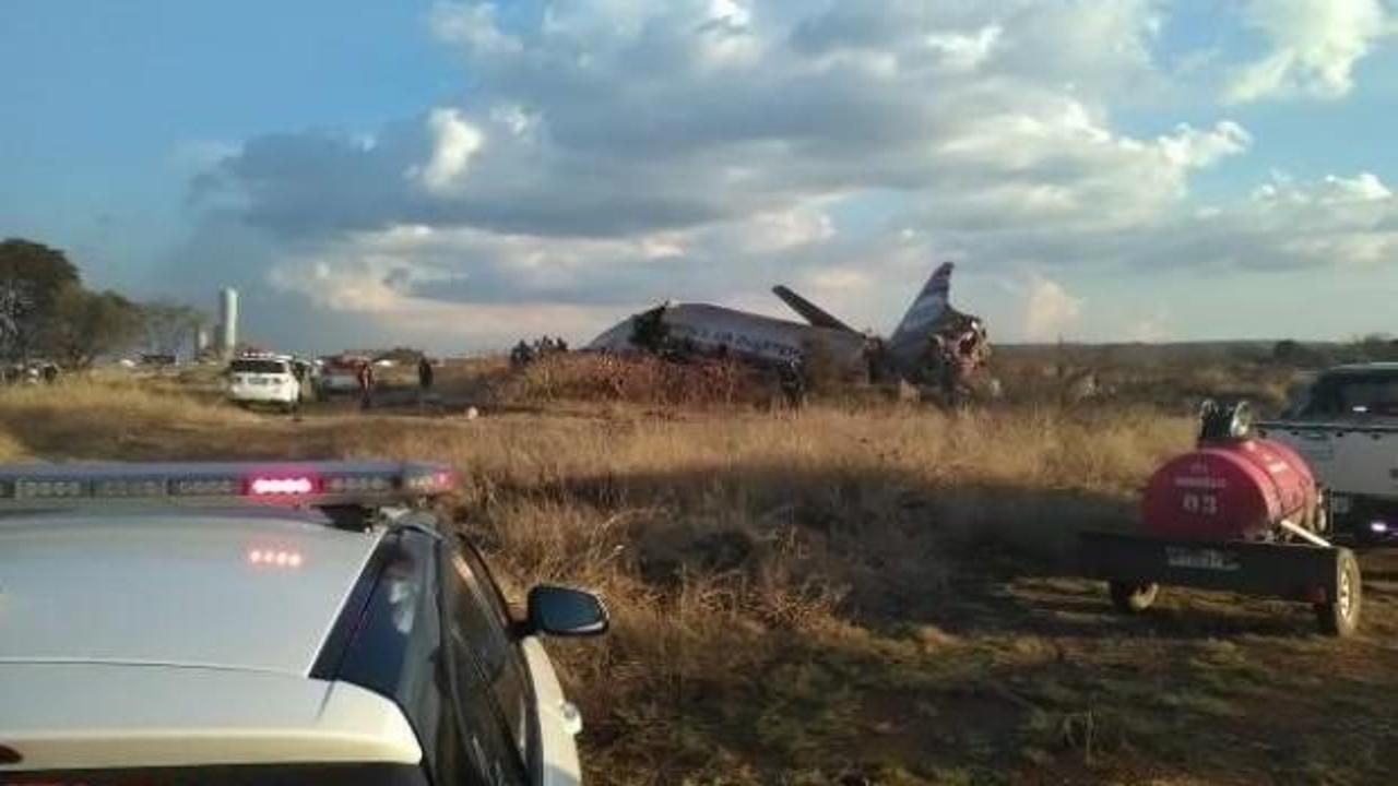 Güney Afrika'da uçak düştü: En az 20 yaralı