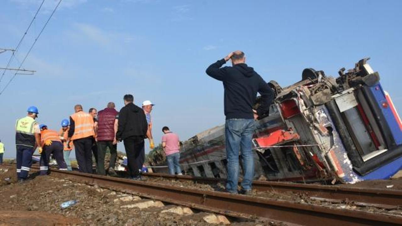 Tren kazasında &ouml;lenlerin isimleri belli oldu