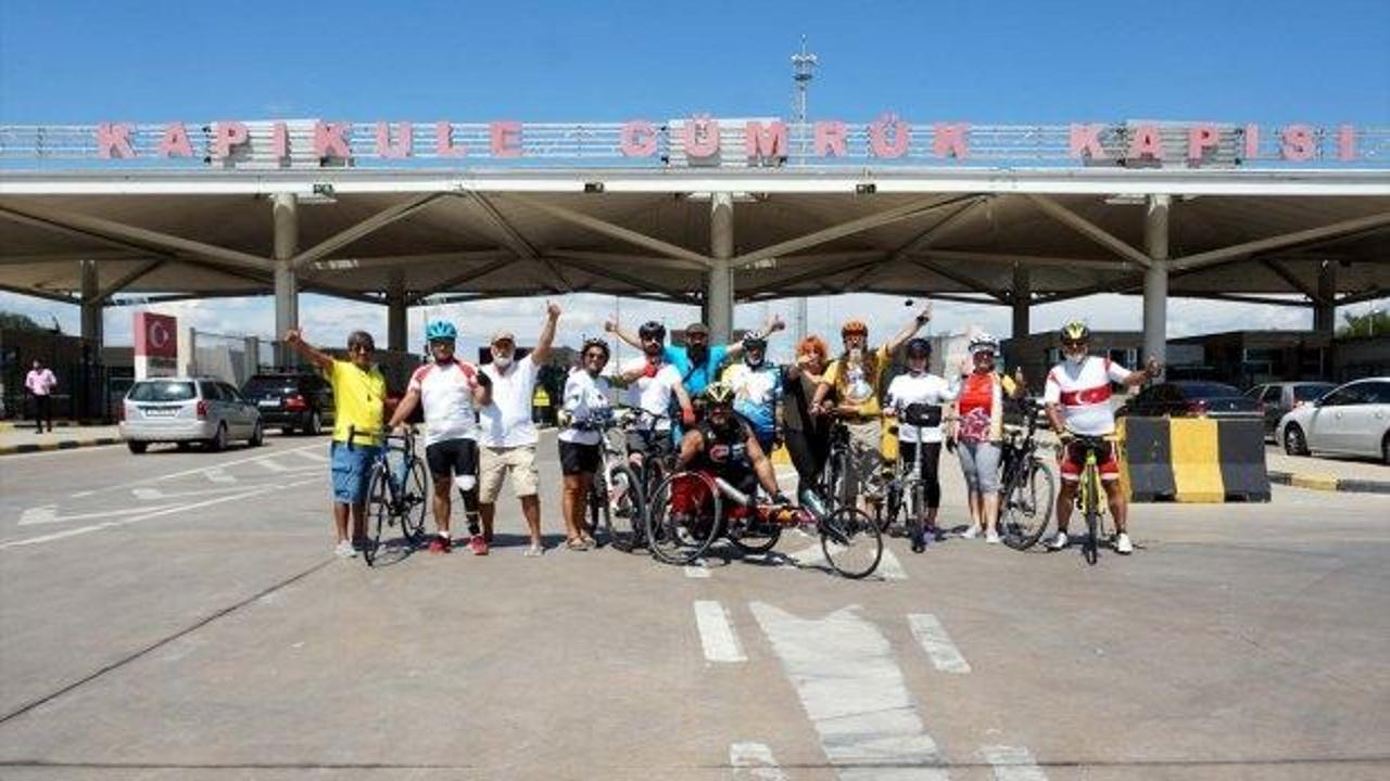 Engelli hakları için Lahey'e bisiklet turu