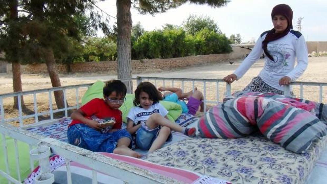 Sıcaklık bunalttı, yataklar damlara taşındı