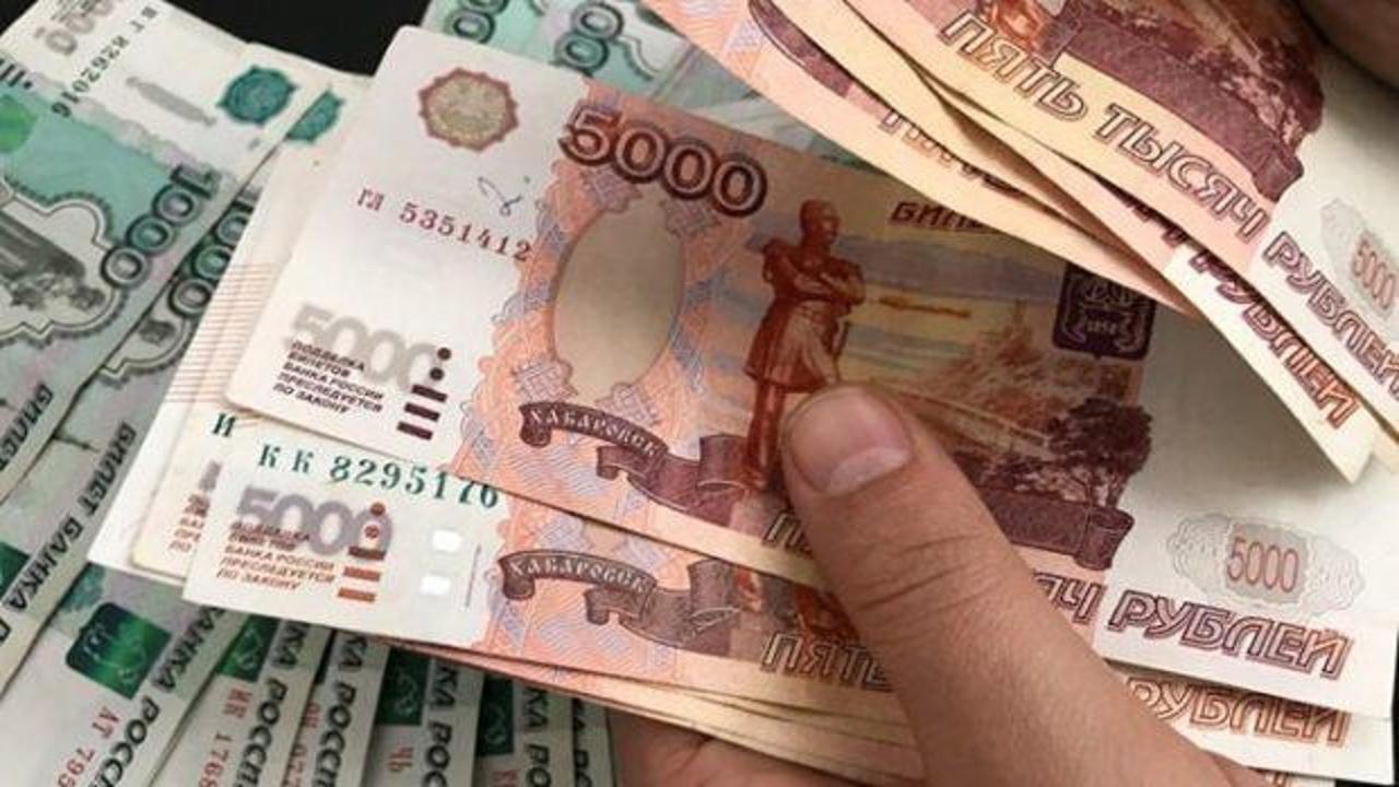 ABD, Rus parasını da vurdu