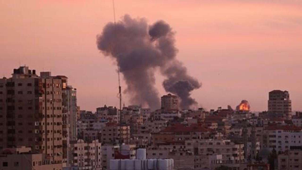 İsrail savaş uçakları Gazze'yi bombaladı